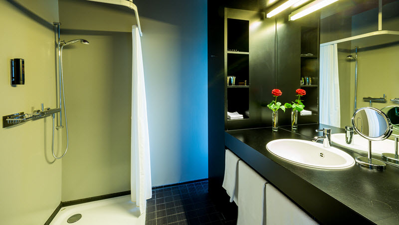 Design Room bathroom with shower